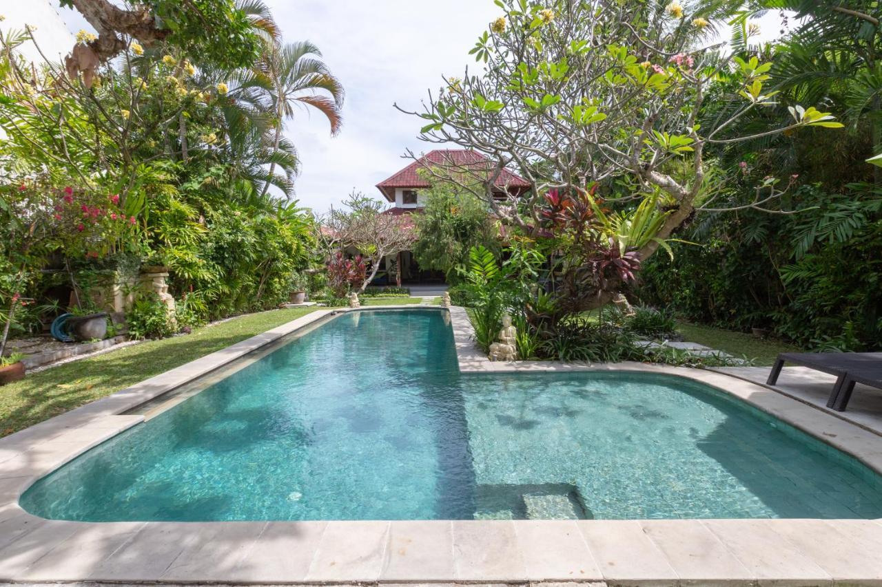 Poppy Villa